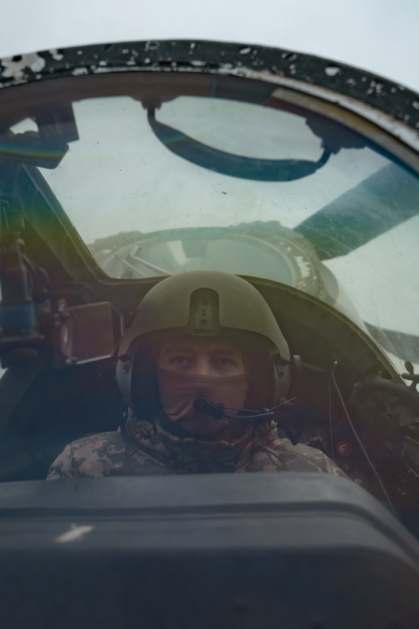 Ті, що тримають небо